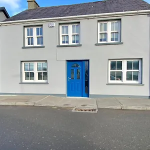 https://modern-family-home.hotel-killarney.com